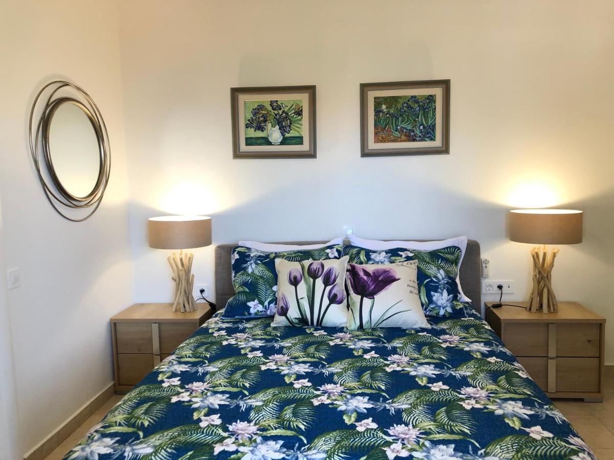 Paradisos Luxury Villas Next To Beach Koutsouras Bagian luar foto