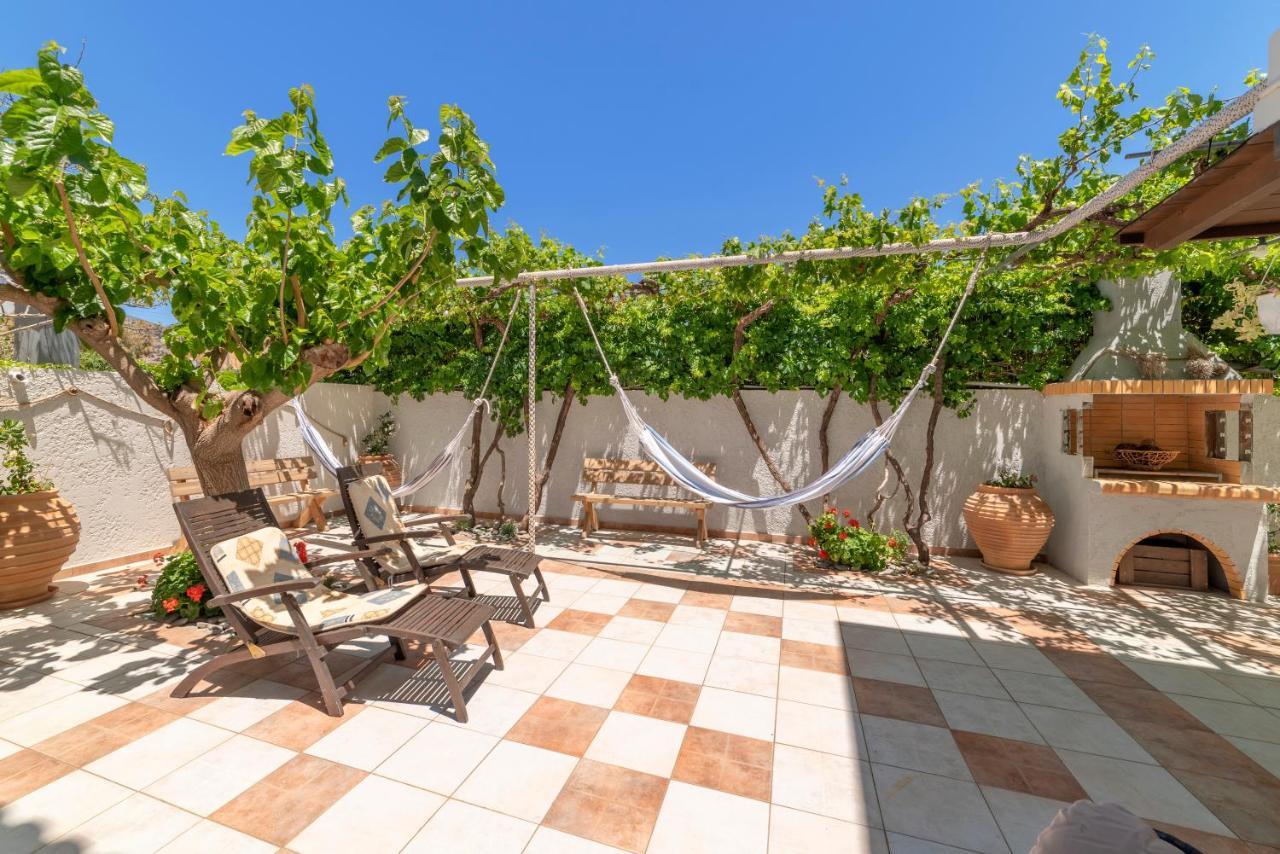 Paradisos Luxury Villas Next To Beach Koutsouras Bagian luar foto