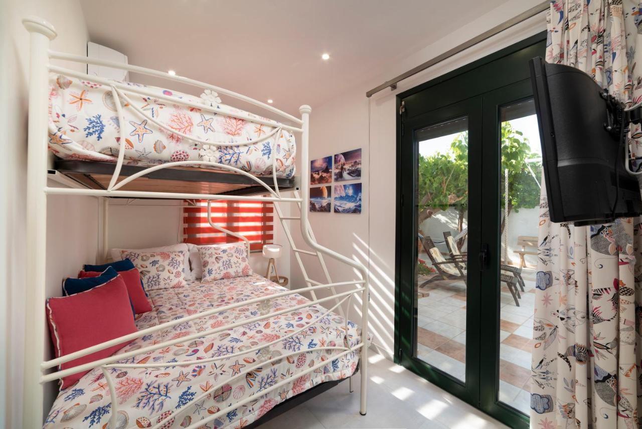 Paradisos Luxury Villas Next To Beach Koutsouras Bagian luar foto