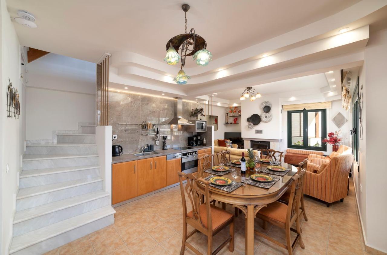 Paradisos Luxury Villas Next To Beach Koutsouras Bagian luar foto