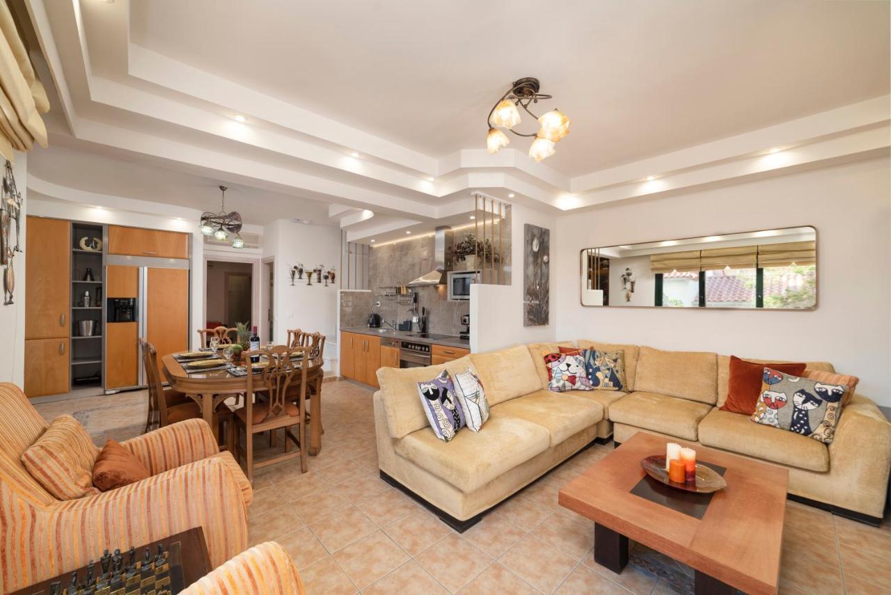 Paradisos Luxury Villas Next To Beach Koutsouras Bagian luar foto